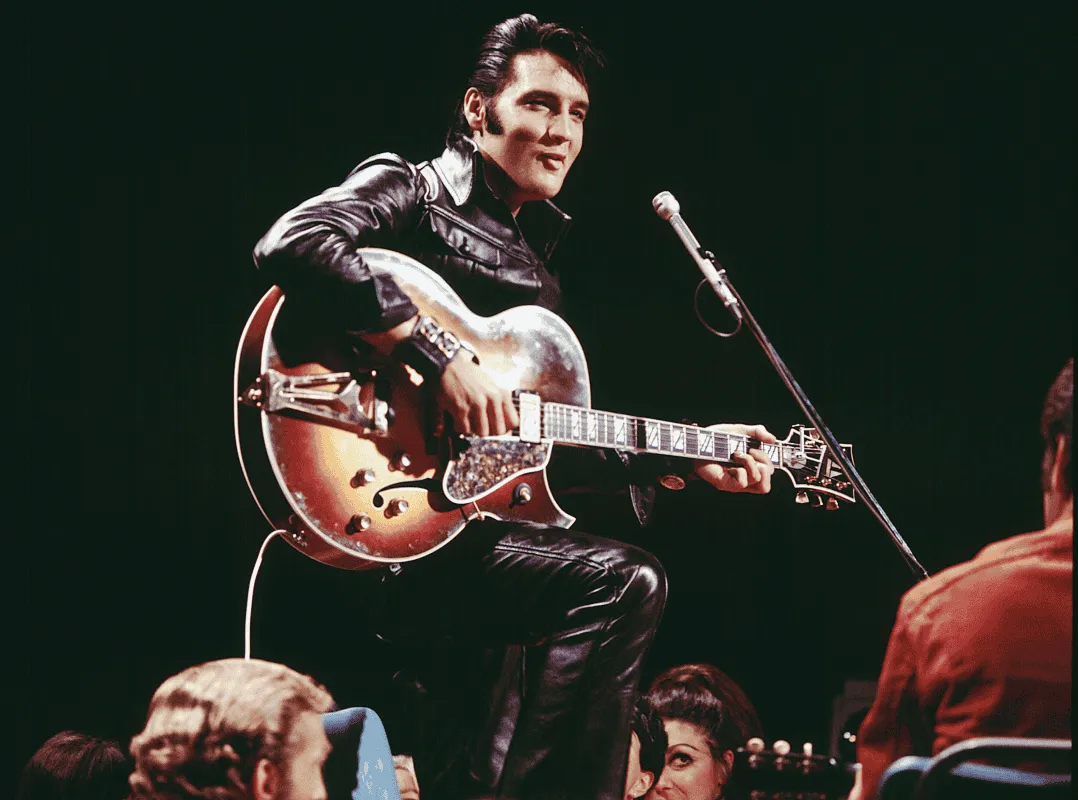 Elvis Evolution | WALK IN THE SHOES OF AN ICON